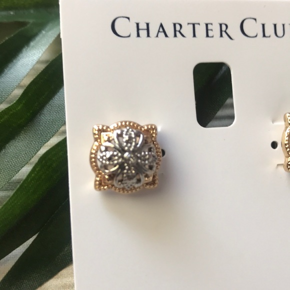 Medium earrings - Picture 2 of 3